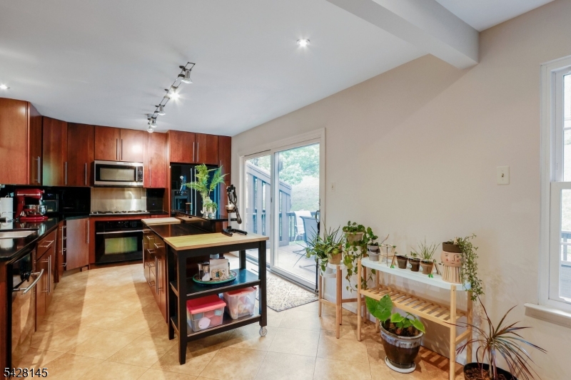 MONTGOMERY WOODS - Residential