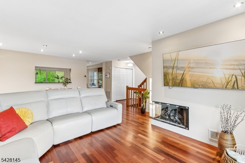 MONTGOMERY WOODS - Residential