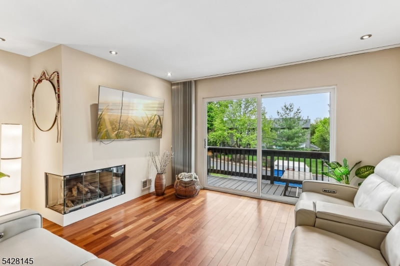 MONTGOMERY WOODS - Residential