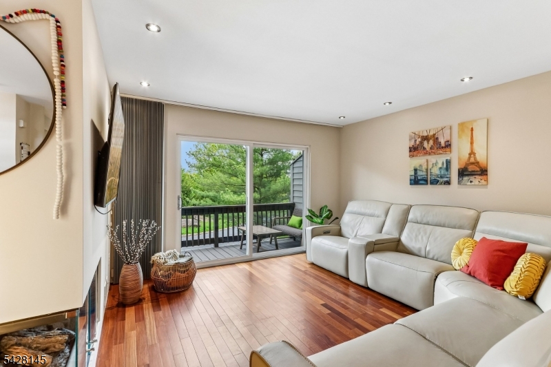 MONTGOMERY WOODS - Residential