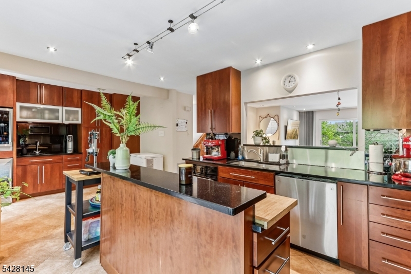 MONTGOMERY WOODS - Residential