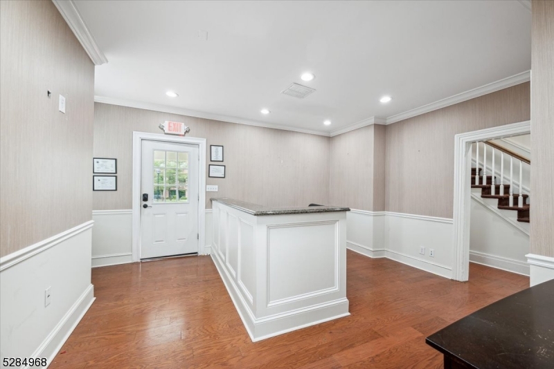 Bedminster Twp., New Jersey 08807, United States, ,Commercial,Active,42027