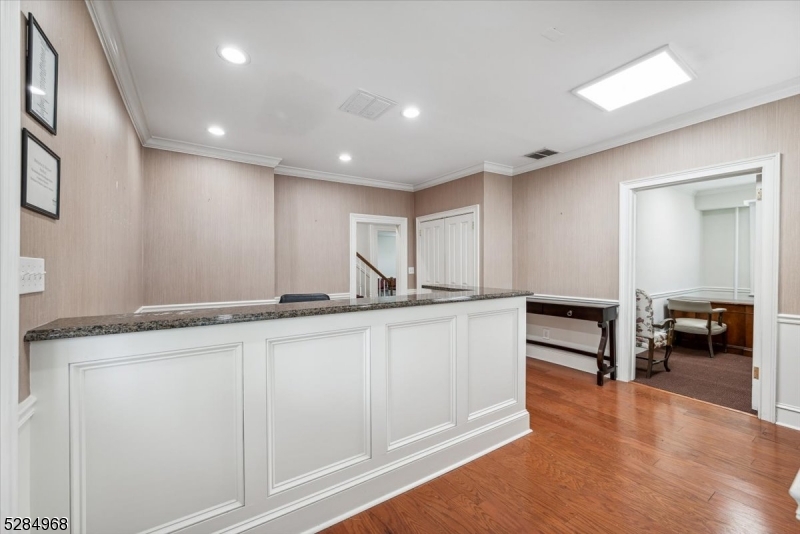 Bedminster Twp., New Jersey 08807, United States, ,Commercial,Active,42027