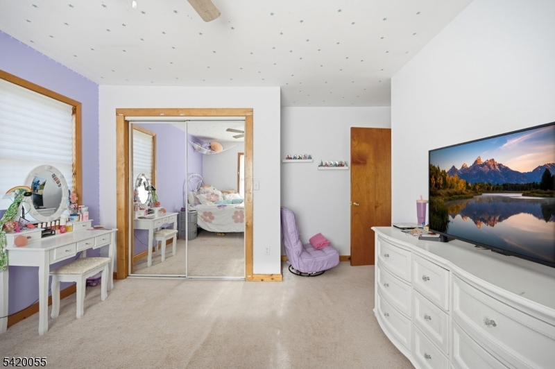 Lindy Lake - Residential