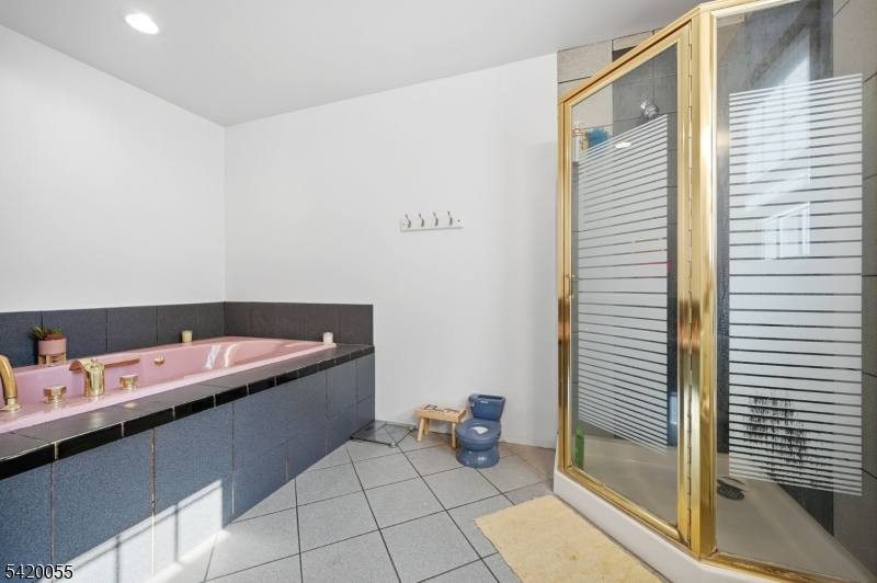 Lindy Lake - Residential