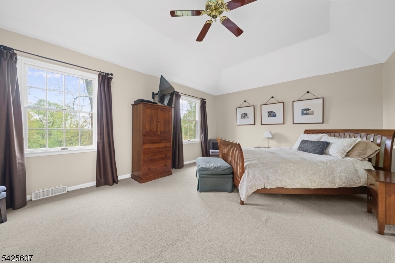 PACESETTER BELLEWOOD - Residential