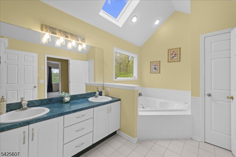 PACESETTER BELLEWOOD - Residential