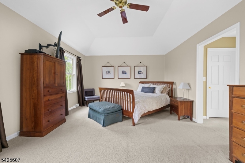 PACESETTER BELLEWOOD - Residential