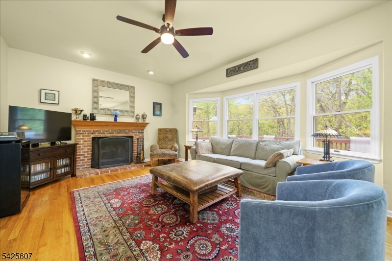 PACESETTER BELLEWOOD - Residential