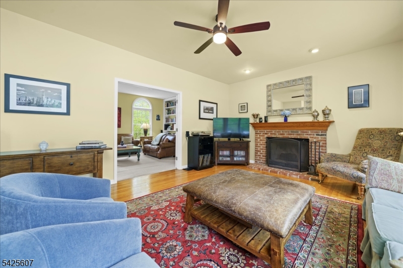 PACESETTER BELLEWOOD - Residential