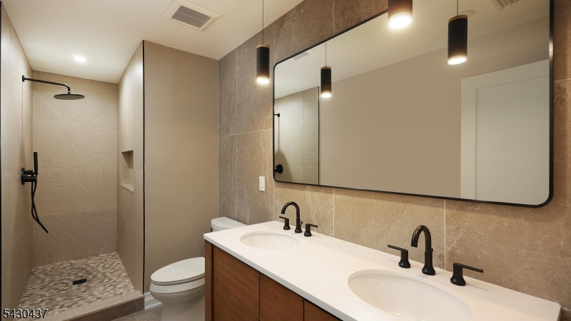 Washington school/downtown - Residential