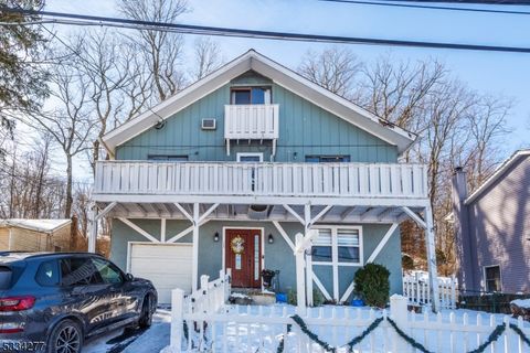 208 Maxim Dr Hopatcong Boro NJ 07843