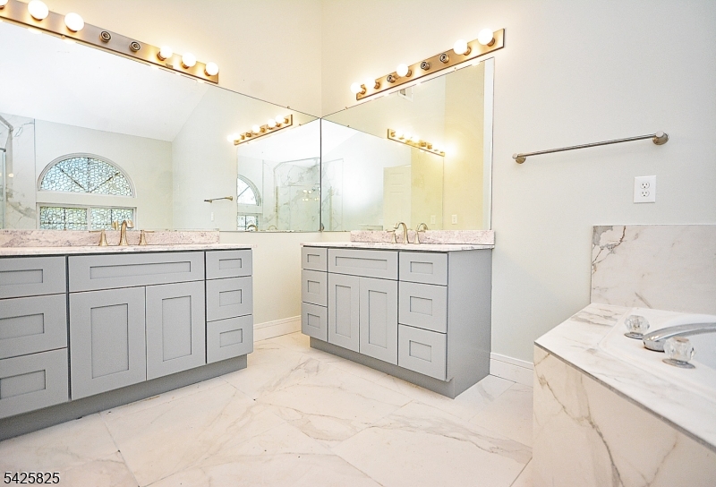 La Mer Community - Residential