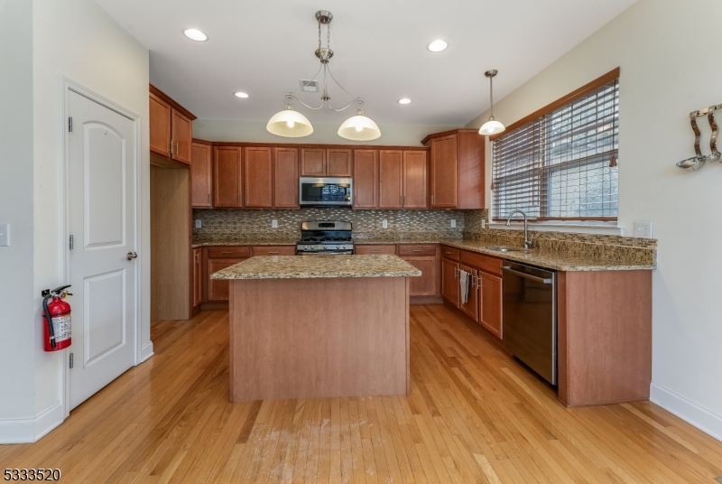 Allamuchy Twp., New Jersey 07840, United States, 3 Bedrooms Bedrooms, ,3 BathroomsBathrooms,Residential,Active,15860