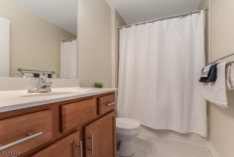 Allamuchy Twp., New Jersey 07840, United States, 3 Bedrooms Bedrooms, ,3 BathroomsBathrooms,Residential,Active,15860