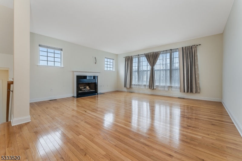 Allamuchy Twp., New Jersey 07840, United States, 3 Bedrooms Bedrooms, ,3 BathroomsBathrooms,Residential,Active,15860