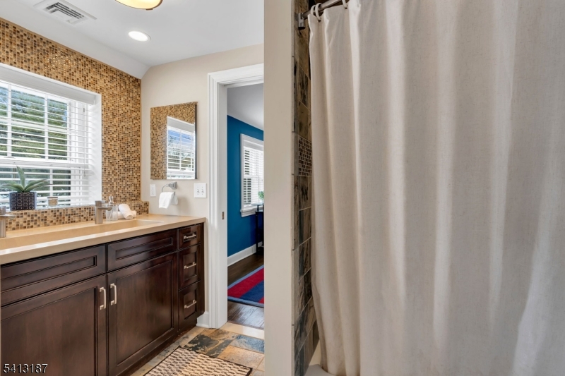 UPPER Washington - Residential