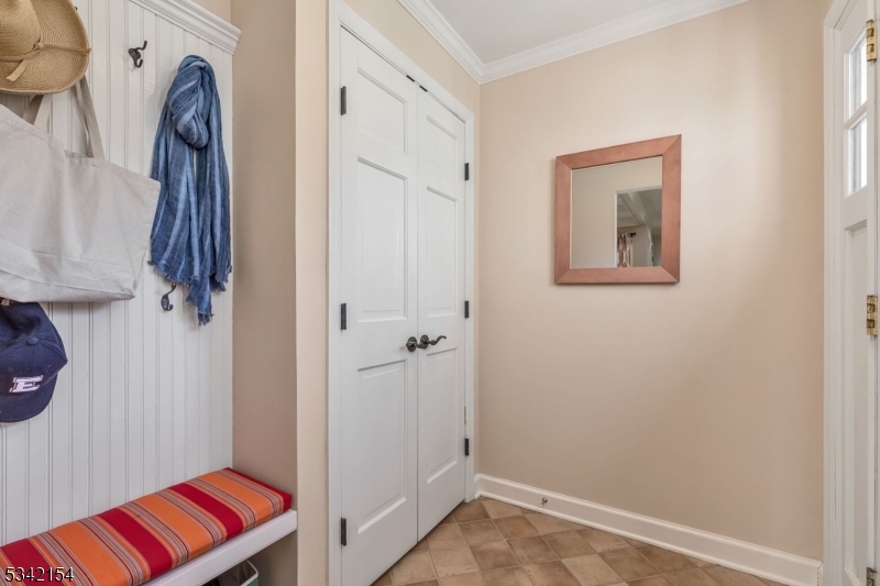 Millburn Twp., New Jersey 07078, United States, 4 Bedrooms Bedrooms, ,3 BathroomsBathrooms,Residential,Pending,87337