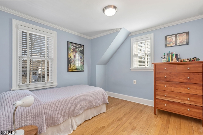 Millburn Twp., New Jersey 07078, United States, 4 Bedrooms Bedrooms, ,3 BathroomsBathrooms,Residential,Pending,87337