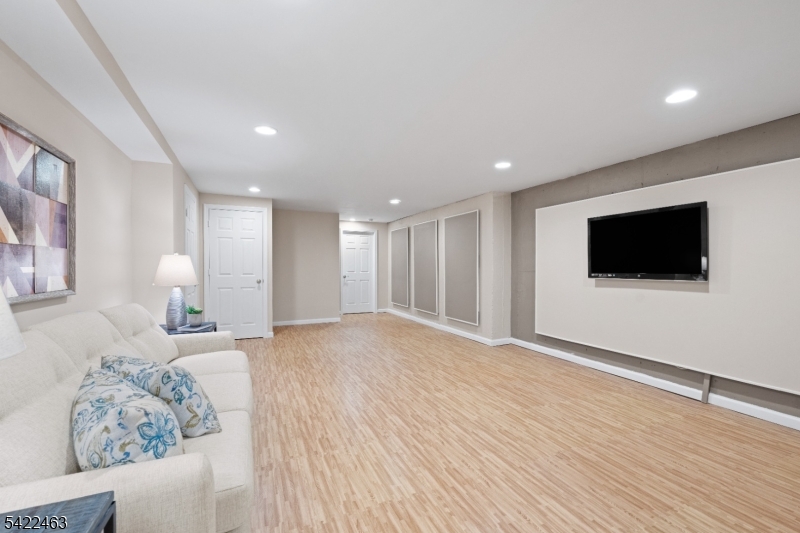 Montgomery Chase - Residential