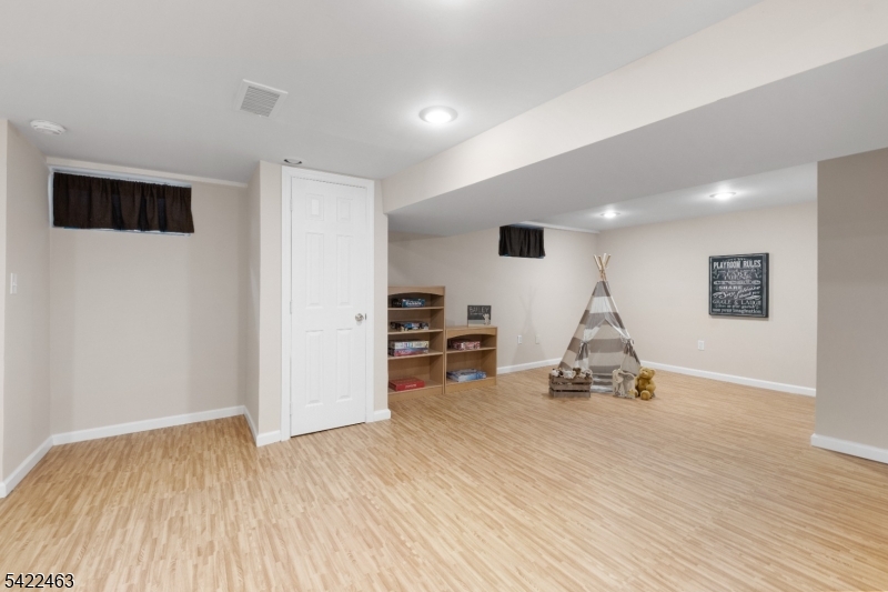 Montgomery Chase - Residential