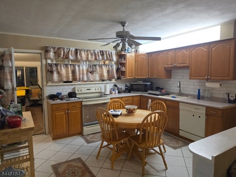 822 Mountain Ave, Bound Brook Boro, NJ 08805 - #: 4042920