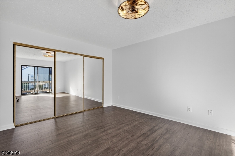 Whitehall Manor - Residential