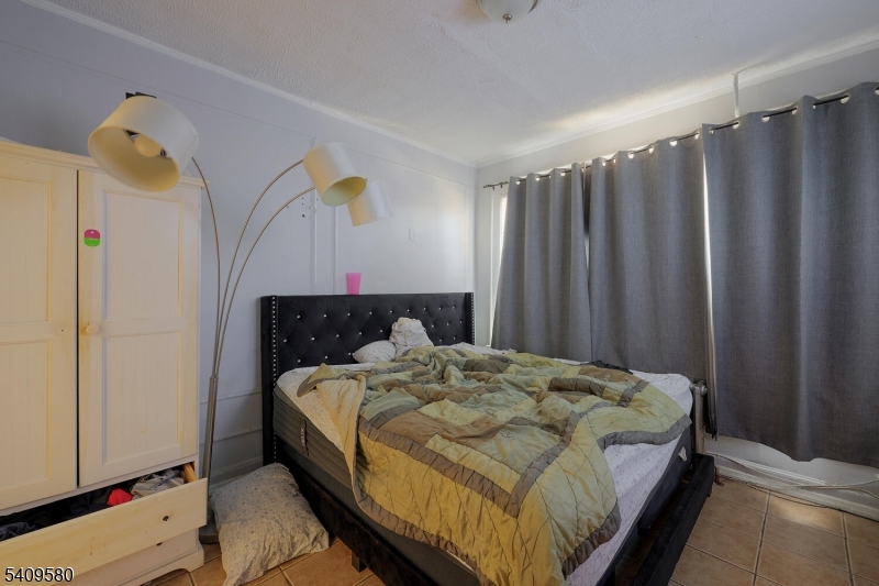 Six Family South Newark - Commercial Sale