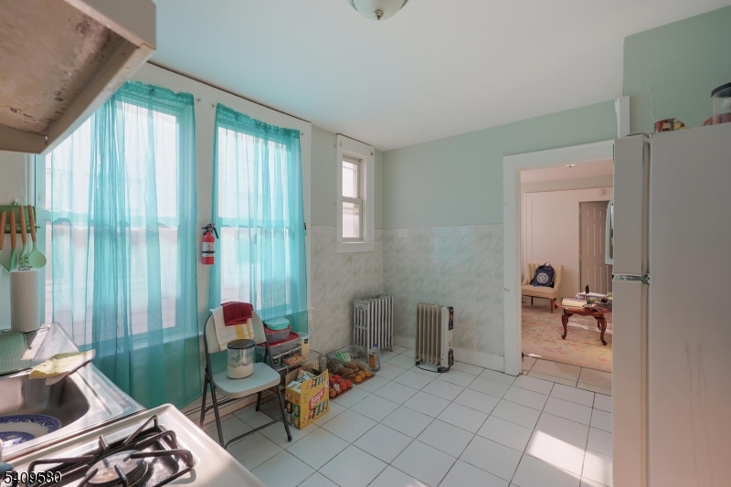 Six Family South Newark - Commercial Sale