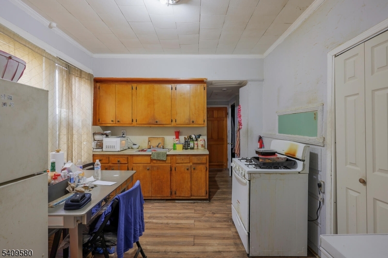 Six Family South Newark - Commercial Sale