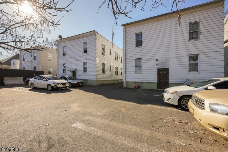 Six Family South Newark - Commercial Sale