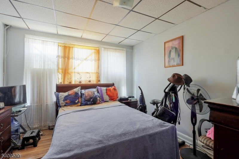 Six Family South Newark - Commercial Sale