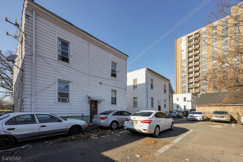 Six Family South Newark - Commercial Sale