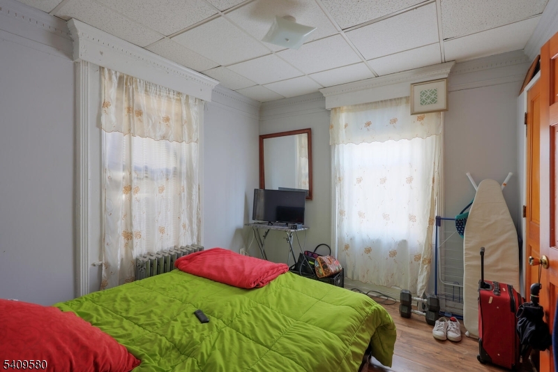 Six Family South Newark - Commercial Sale