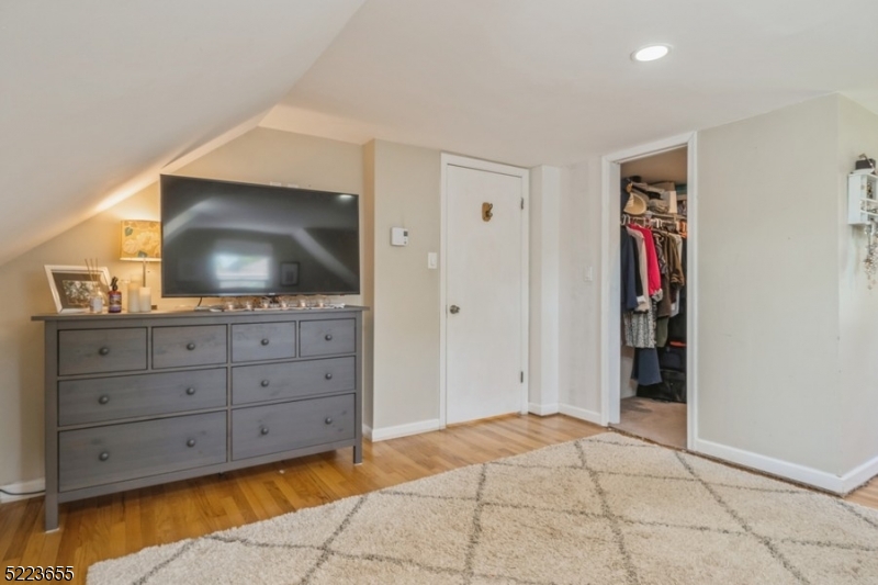 SAGINAW LAKE - Residential