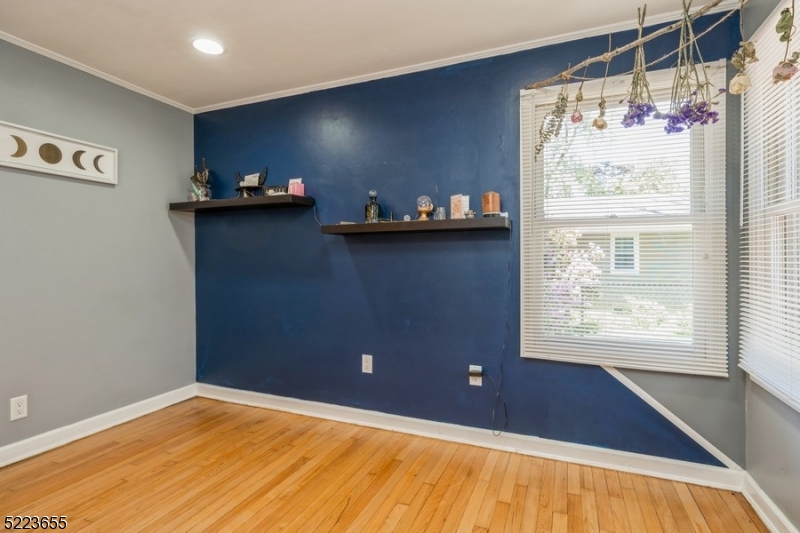 SAGINAW LAKE - Residential