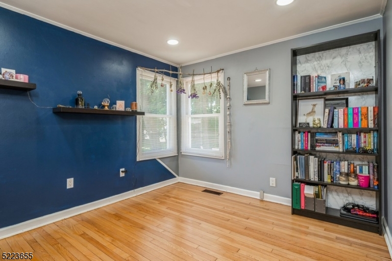 SAGINAW LAKE - Residential