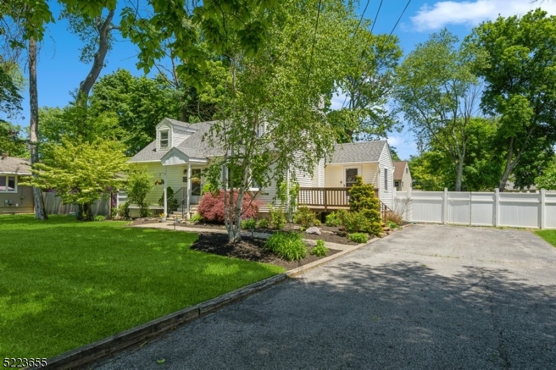 SAGINAW LAKE - Residential