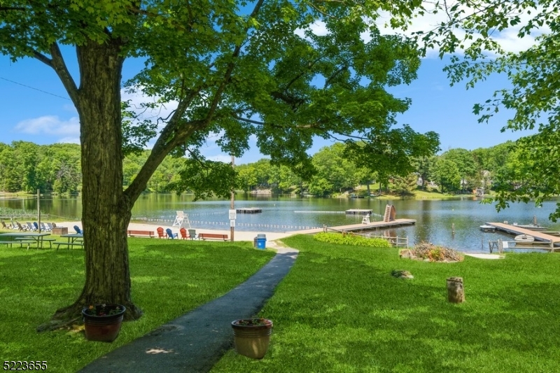 SAGINAW LAKE - Residential