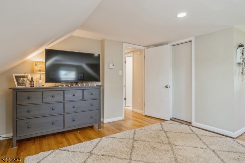 SAGINAW LAKE - Residential