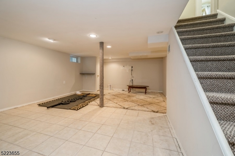 SAGINAW LAKE - Residential