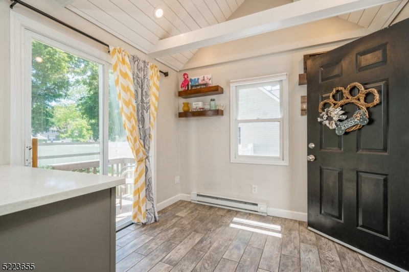 SAGINAW LAKE - Residential