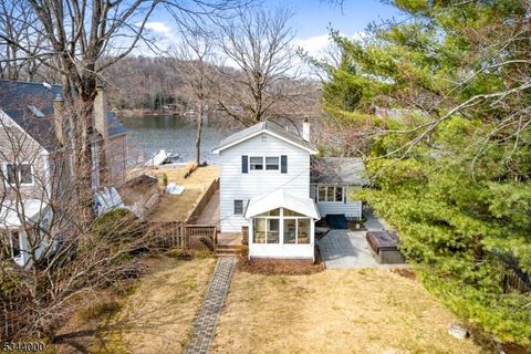 31 Silver Springs Dr, Roxbury Twp., NJ 07850 - #: 3950992