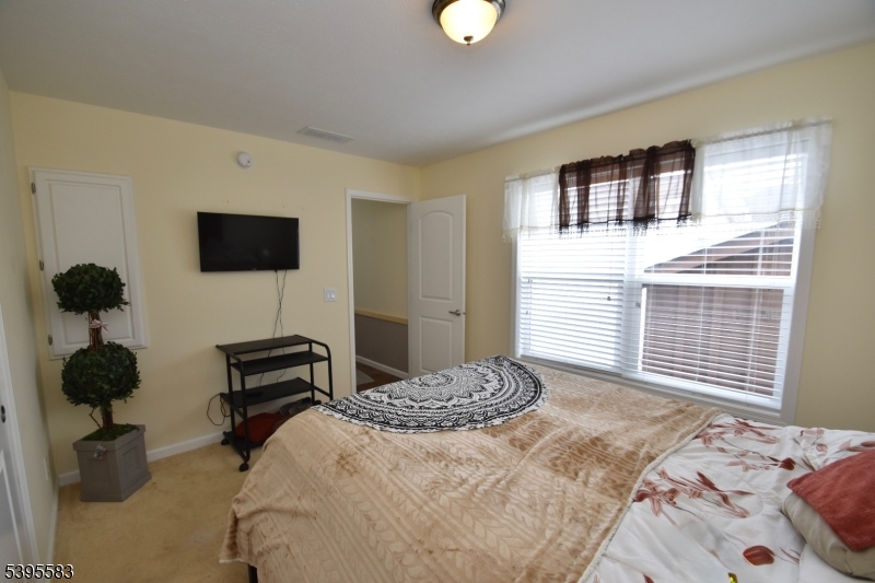 OAK RIDGE SENIOR COMMUNITY - Residential