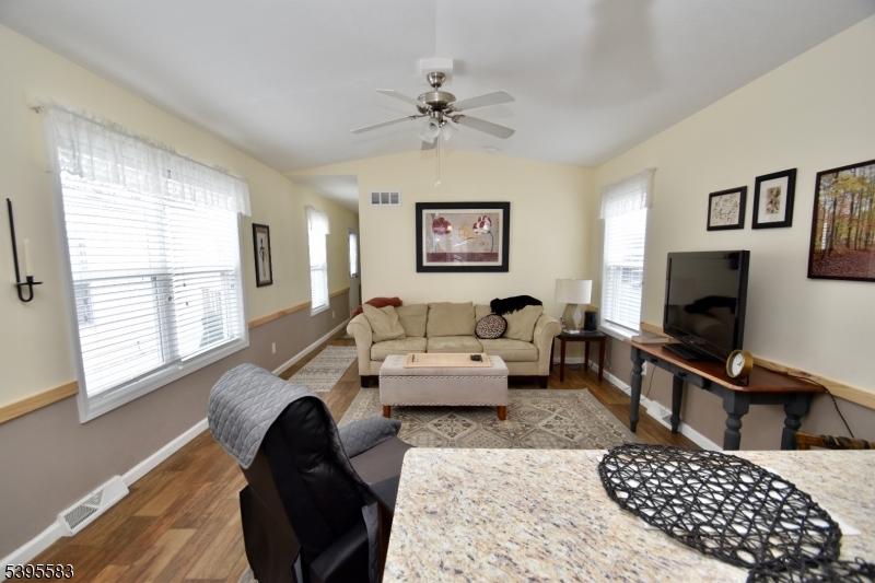 OAK RIDGE SENIOR COMMUNITY - Residential