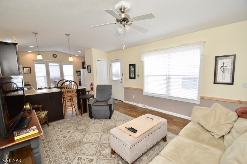 OAK RIDGE SENIOR COMMUNITY - Residential