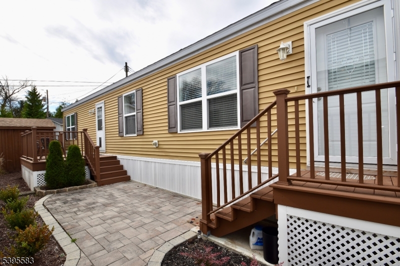 OAK RIDGE SENIOR COMMUNITY - Residential