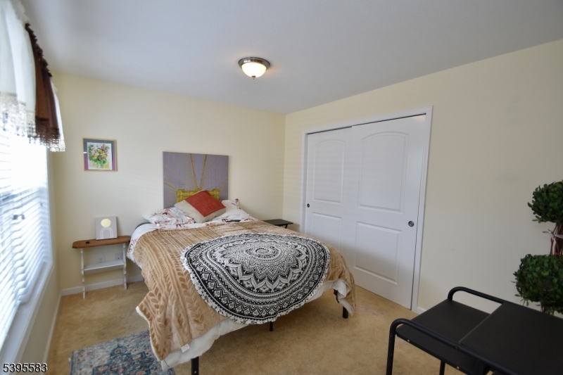 OAK RIDGE SENIOR COMMUNITY - Residential