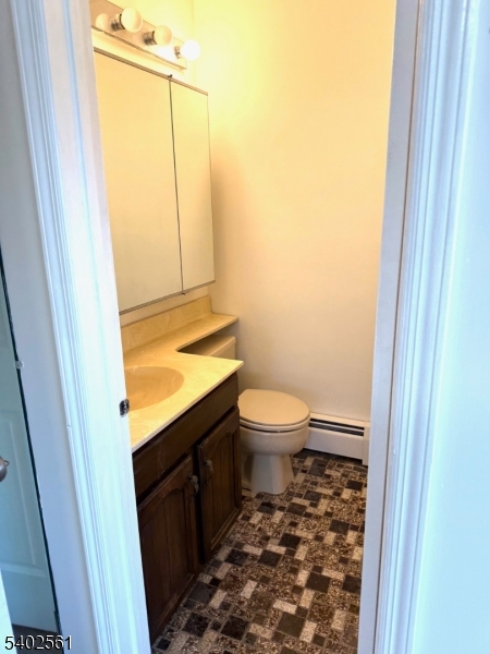 Foxwood Condominium - Residential Lease