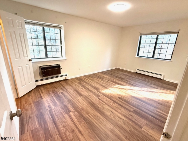 Foxwood Condominium - Residential Lease